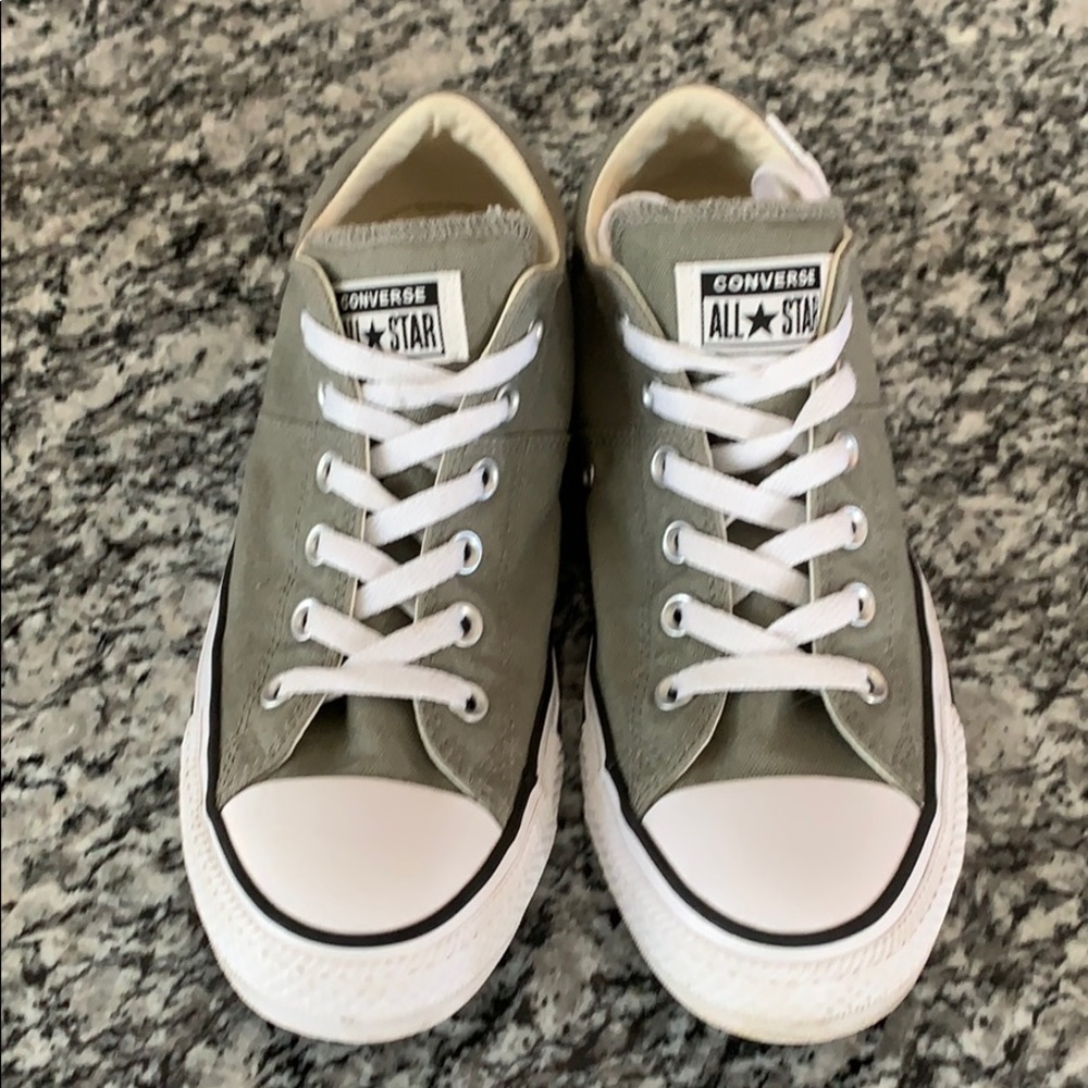 Converse - Light Army Green Low tops